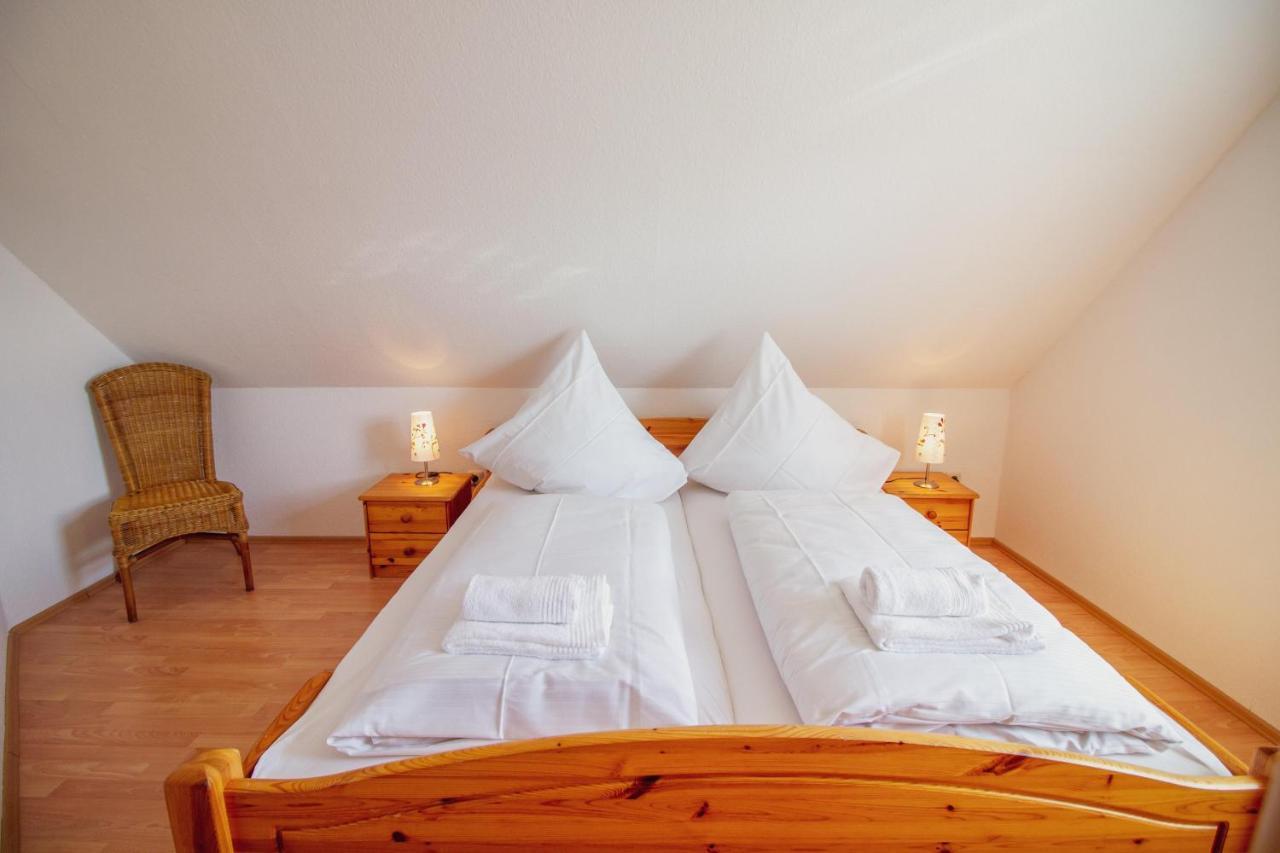 Haus Leuchtturm - Ebbe Lägenhet Krummhörn Exteriör bild